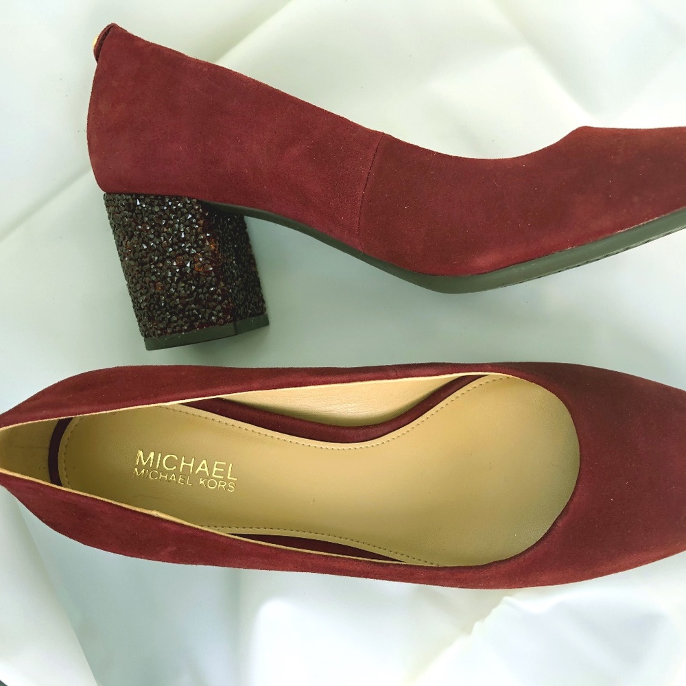 Suede Pumps
